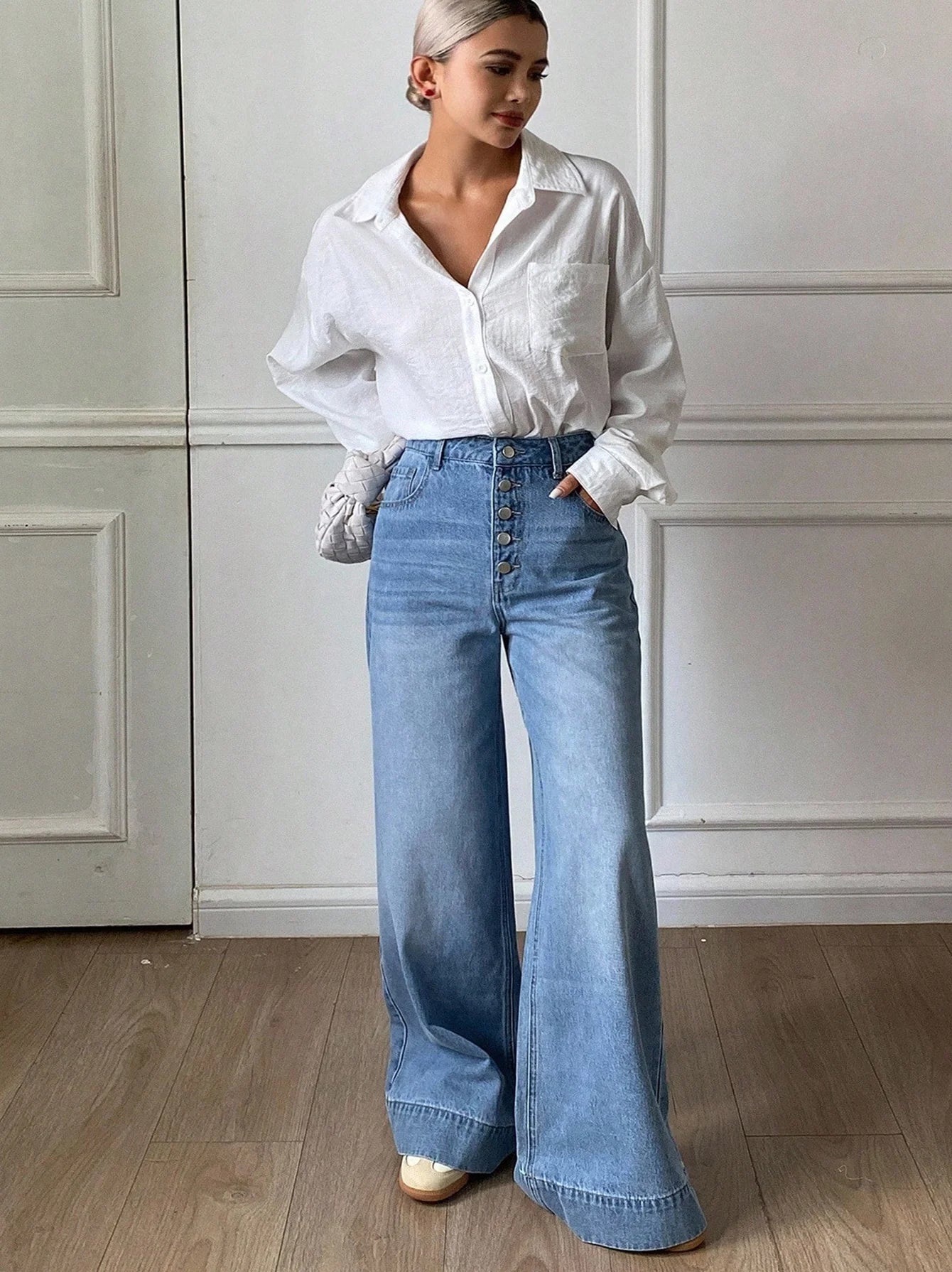 Front-Buttoned High-Waisted Women's Jeans Wide Hem