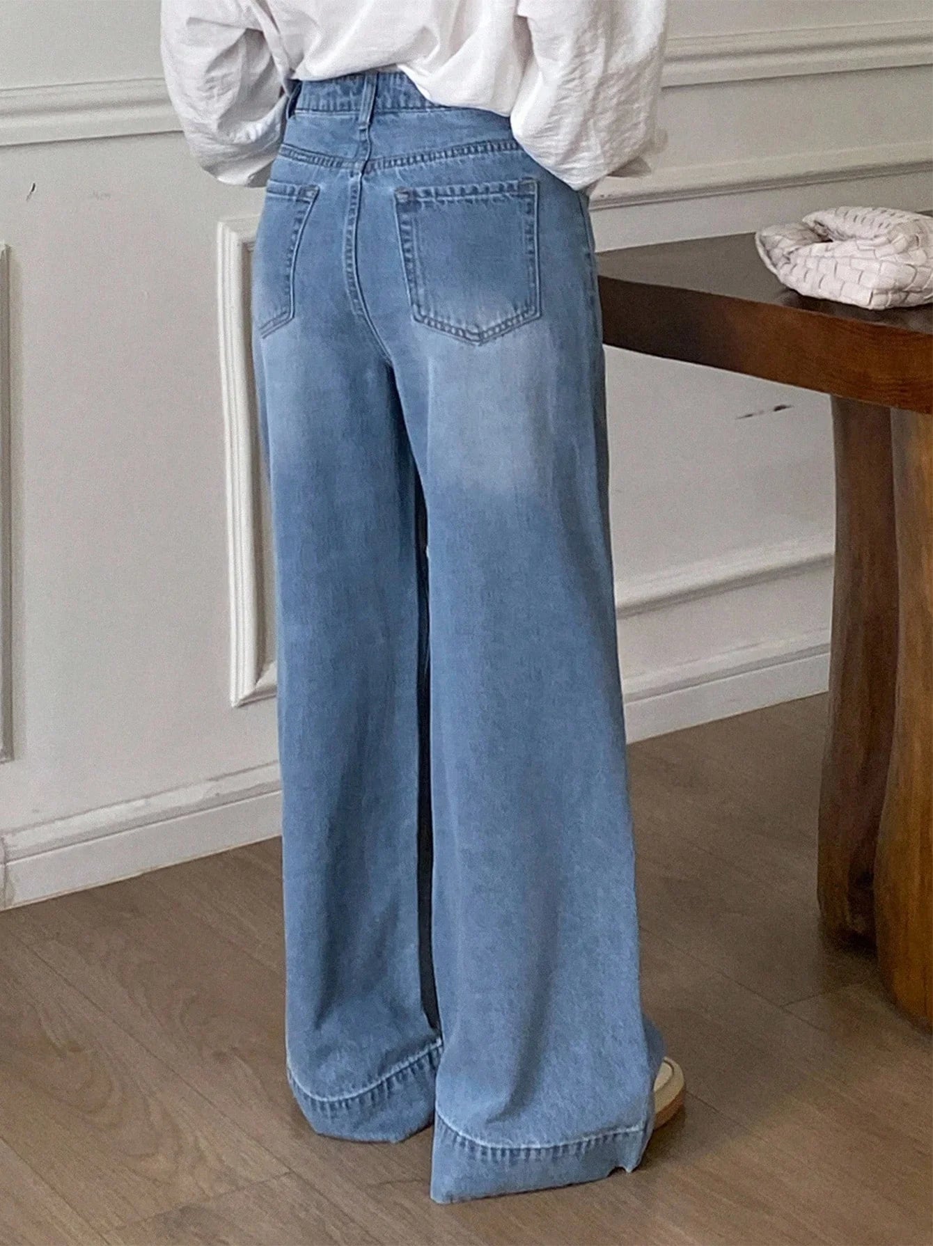 Front-Buttoned High-Waisted Women's Jeans Wide Hem